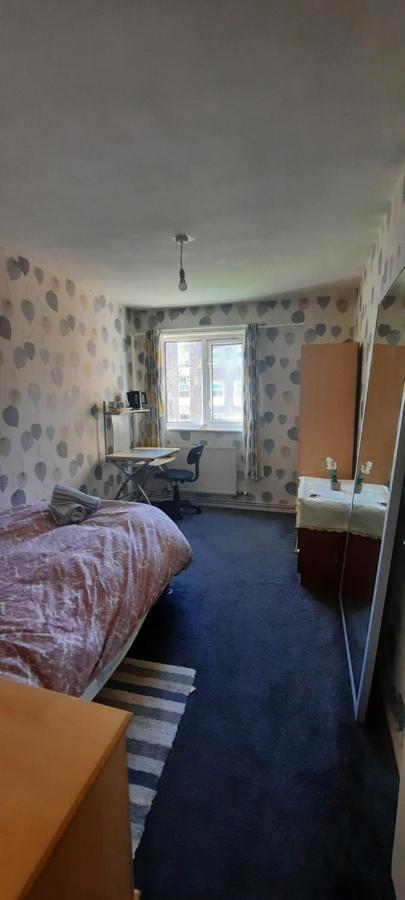 Double Bedroom In Liverpool Extérieur photo